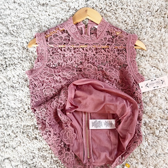 NEW Nanette Lepore Pink Eyelet Lace Crochet Top Size XS - Picture 7 of 11